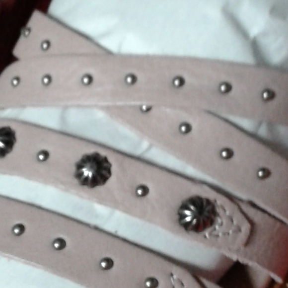 Nice pair of strappy frye sandals size 8.5 - Picture 2 of 7